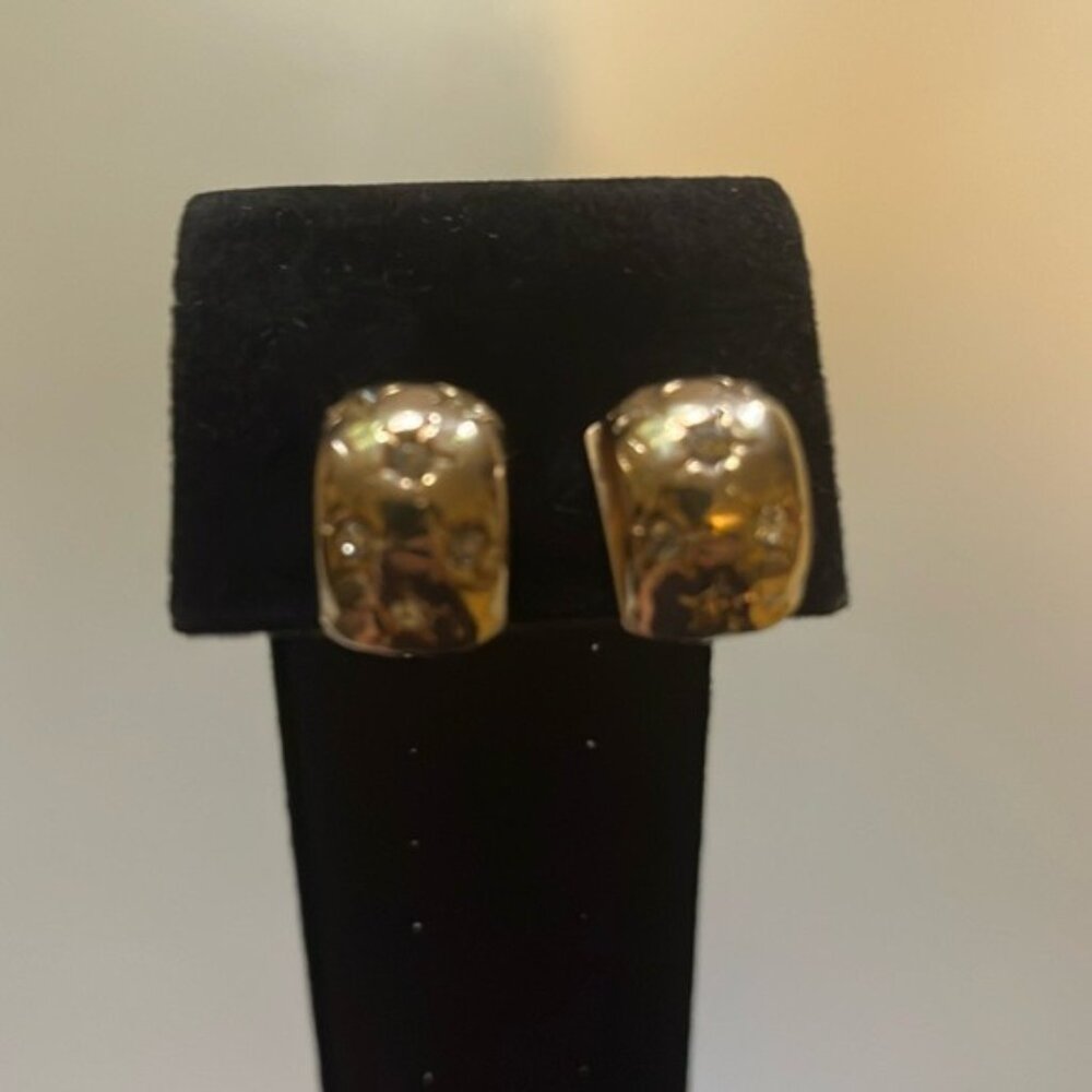 ✨💛 Vintage Gold-Tone Rhinestone Cuff Clip-On Earrings